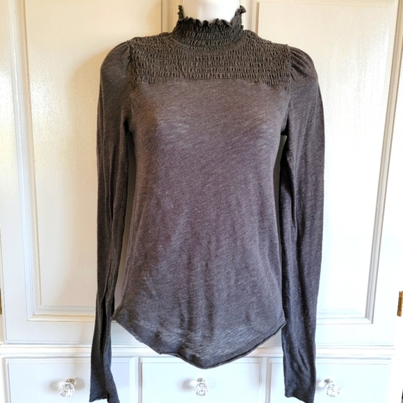 We The Free Free People Gray Long Sleeve Lightweight Ruched Ruffled Neck Top XS - Picture 1 of 8